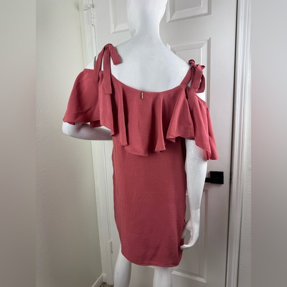 MISA Los Angeles Emil Off Cold Shoulder Coral Mini Dress Size Medium.  #102 - Picture 4 of 13